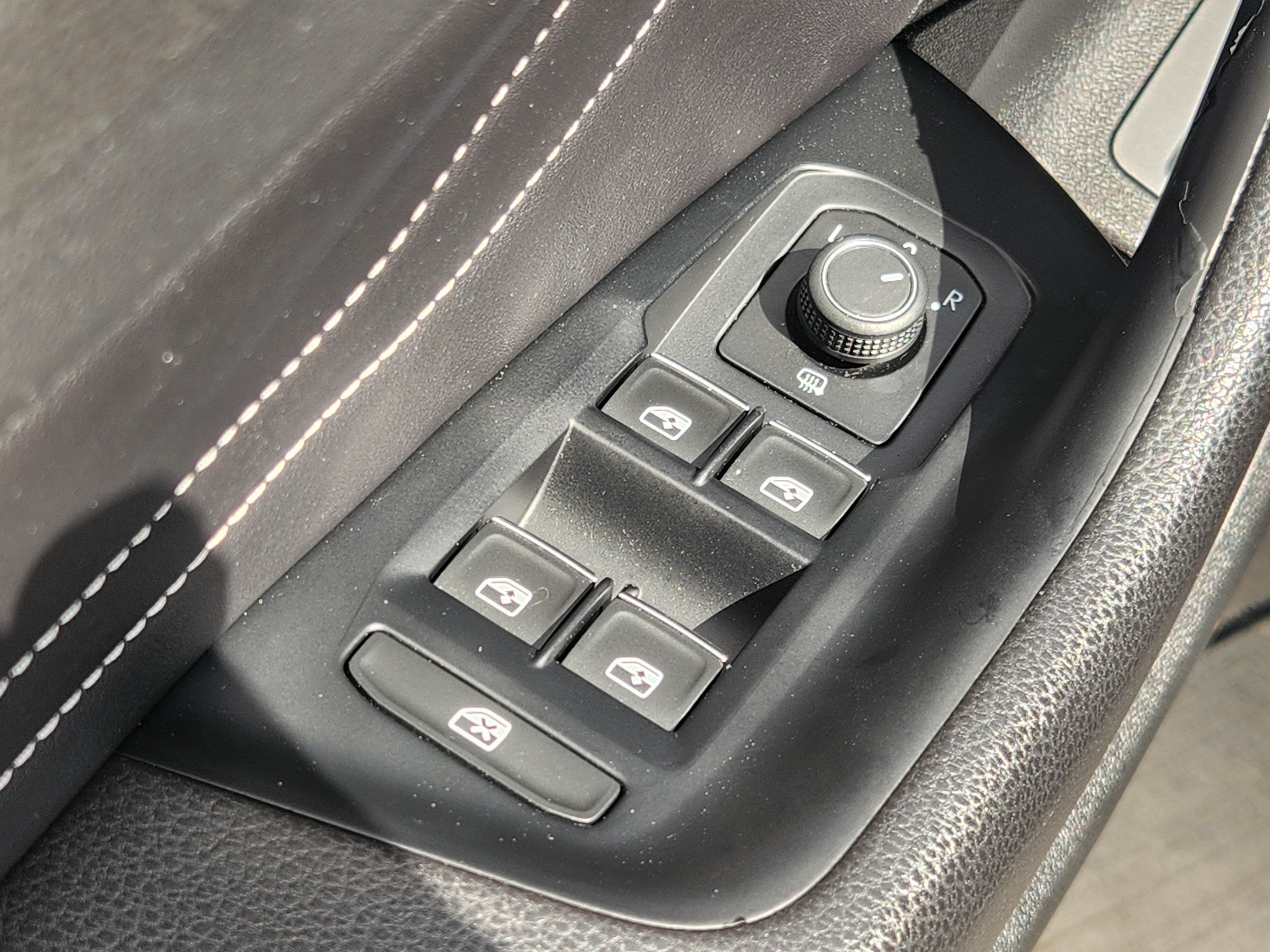 2022 Volkswagen Arteon SE R-Line
