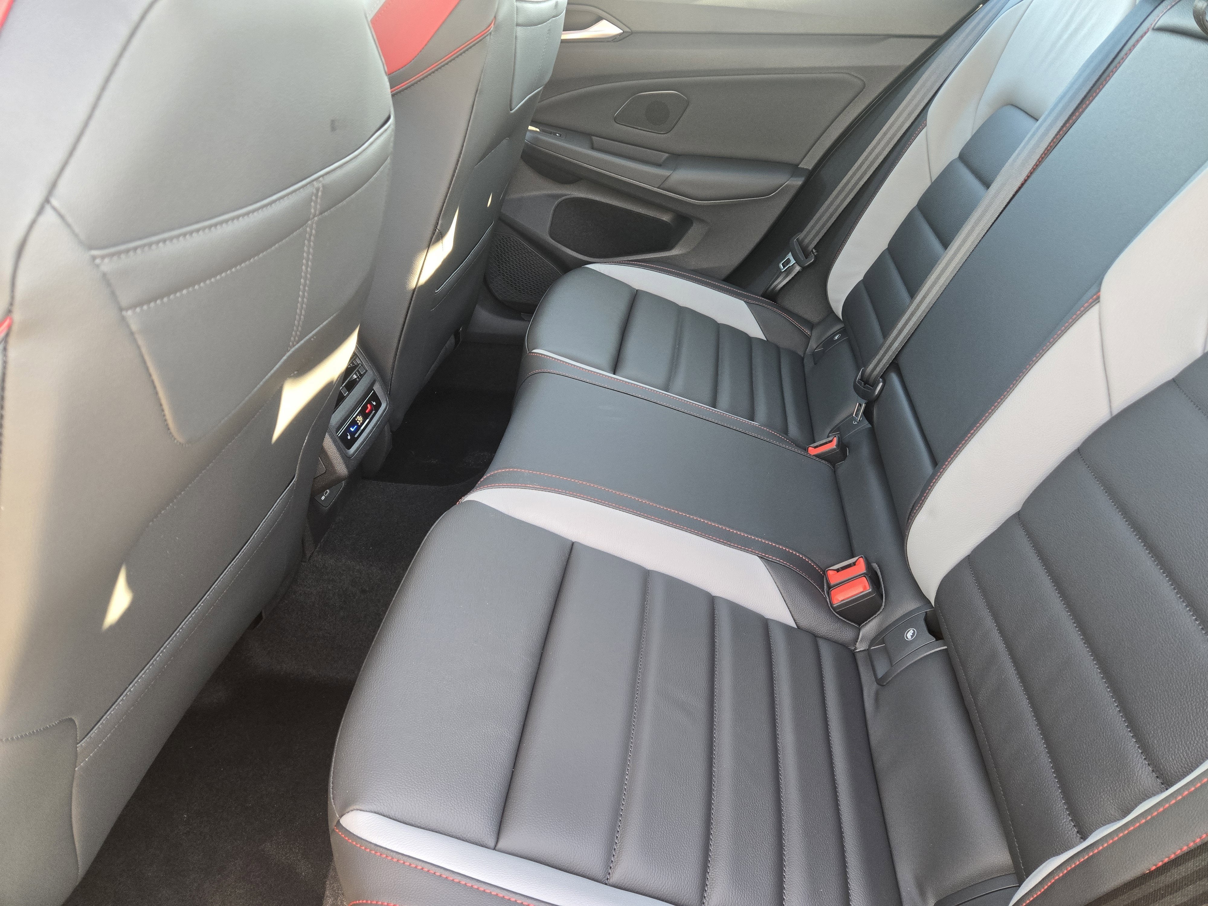 2026 Volkswagen Golf GTI Autobahn