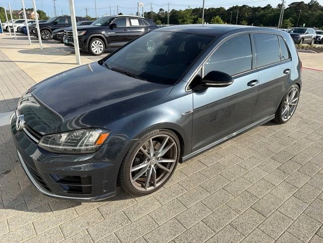 2017 Volkswagen Golf R DCC & Navigation 4Motion