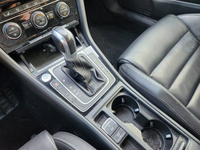 2017 Volkswagen Golf R DCC & Navigation 4Motion