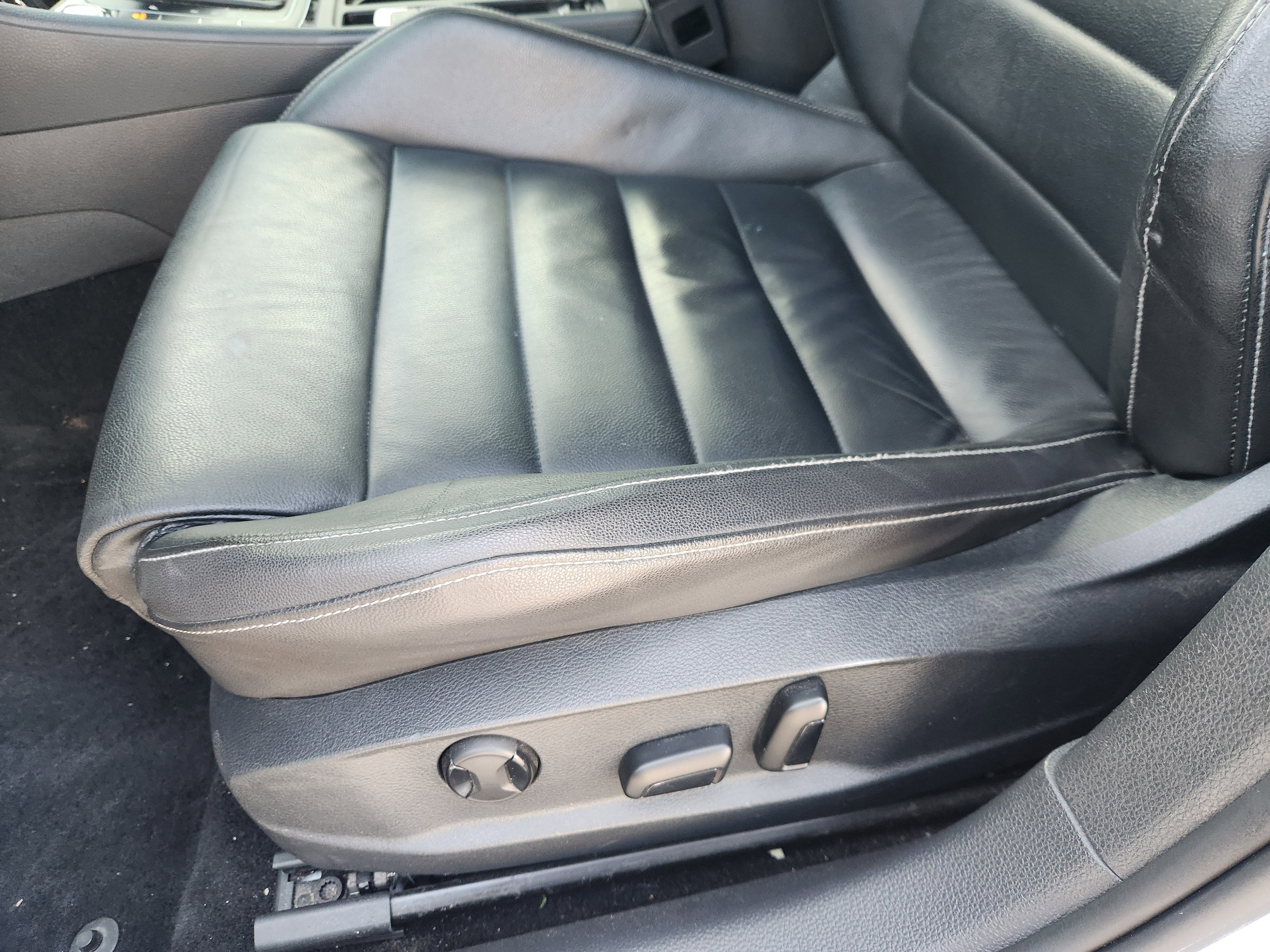 2017 Volkswagen Golf R DCC & Navigation 4Motion