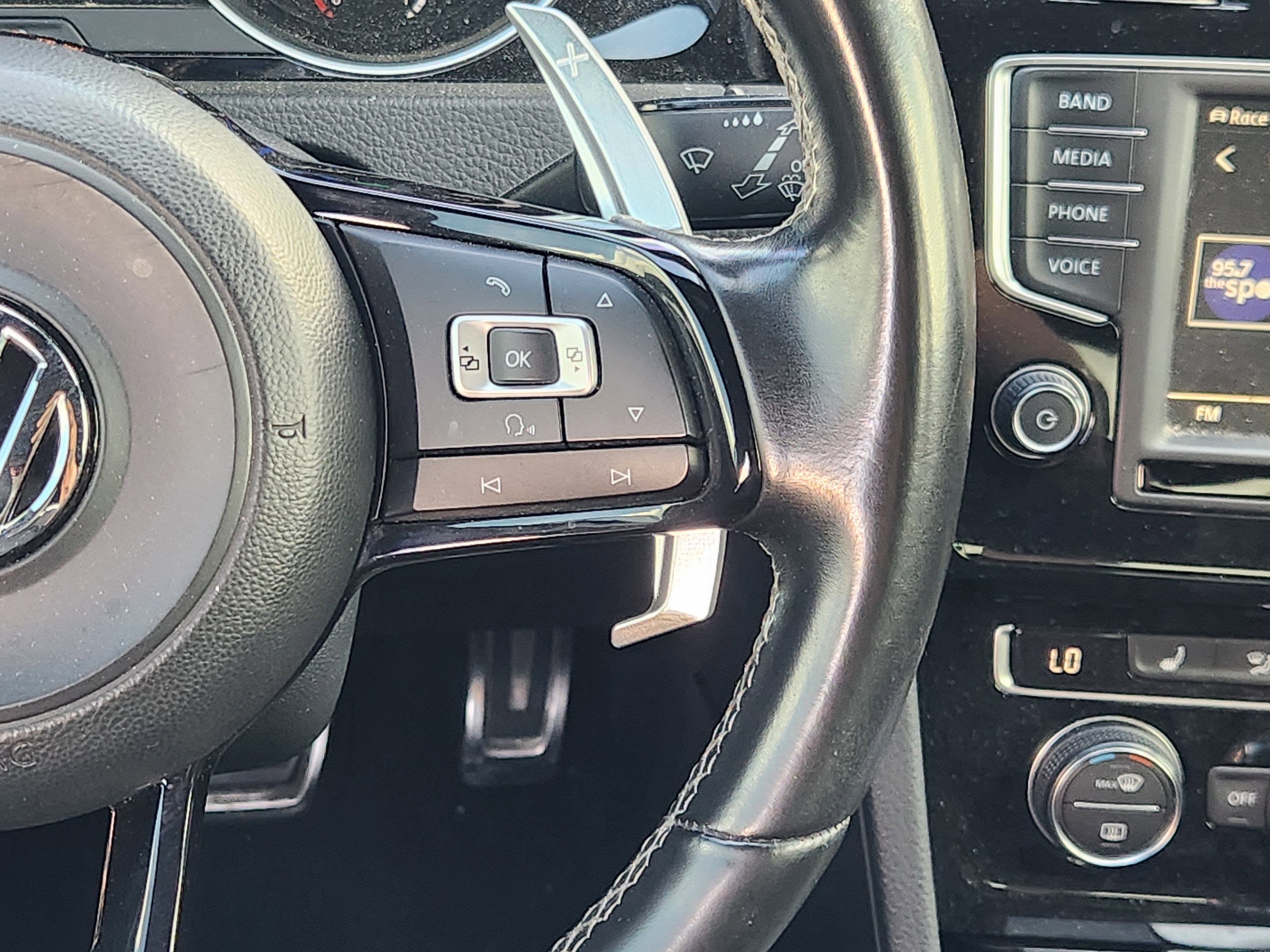 2017 Volkswagen Golf R DCC & Navigation 4Motion