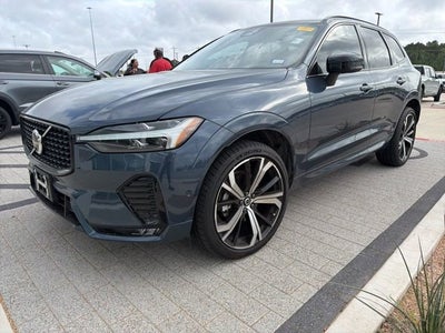 2023 Volvo XC60 Ultimate Dark Theme