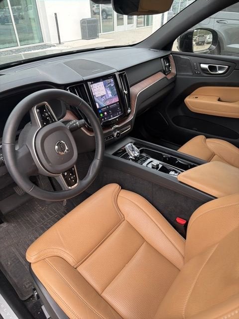 2023 Volvo XC60 Ultimate Dark Theme